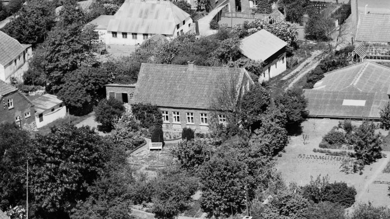 1959 Sylvest Jensen Luftfoto; Det Kgl. Bibliotek.
http://www5.kb.dk/danmarksetfraluften/images/luftfo/2011/maj/luftfoto/object1778992