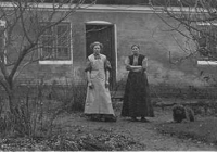 Bakkegården. Anna og hendes mor Jensine Jensen. Foto: lokalhistorisk arkiv B6723