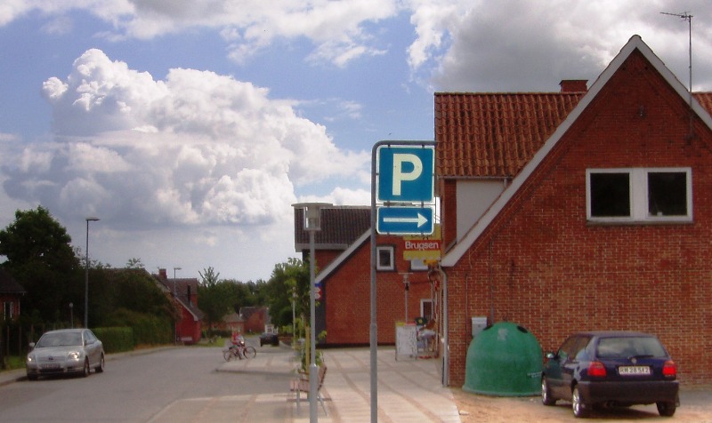 2013 Veddum Bageri lå, hvor Brugsen nu har parkeringsplads