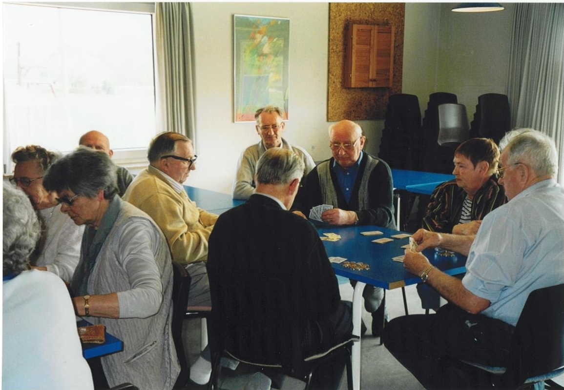 Omsorgsklubben i klubhuset 2004. Åse Laugesen, Arne Davidsen, Per Velling, ?, ?, Bent Hvilsom. Foto: Ole Loell