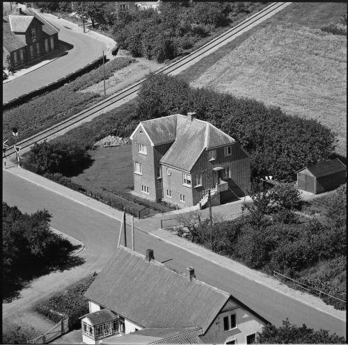 Hos Anders Thorsen 1958 Sylvest Jensen Luftfoto;  Det Kgl. Bibliotek https://www.kb.dk/danmarksetfraluften/images/luftfo/2011/maj/luftfoto/object1781640
