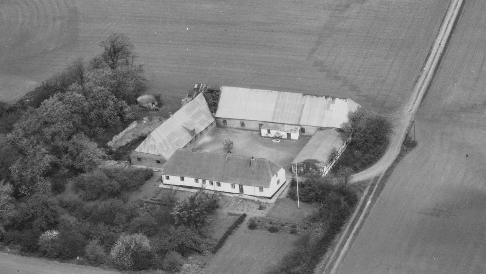 1972 Sylvest Jensen Luftfoto;  Det Kgl. Bibliotek https://www.kb.dk/danmarksetfraluften/images/luftfo/2011/maj/luftfoto/object2026811