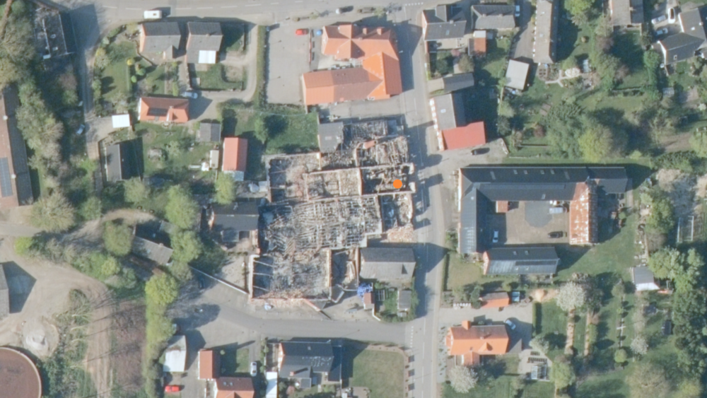 Efter Kruse Vask brændte 26. februar 2024. Ortofoto geodanmark_2024_12_4cm. Dataforsyningen (CC BY 4.0). https://dataforsyningen.dk/map.